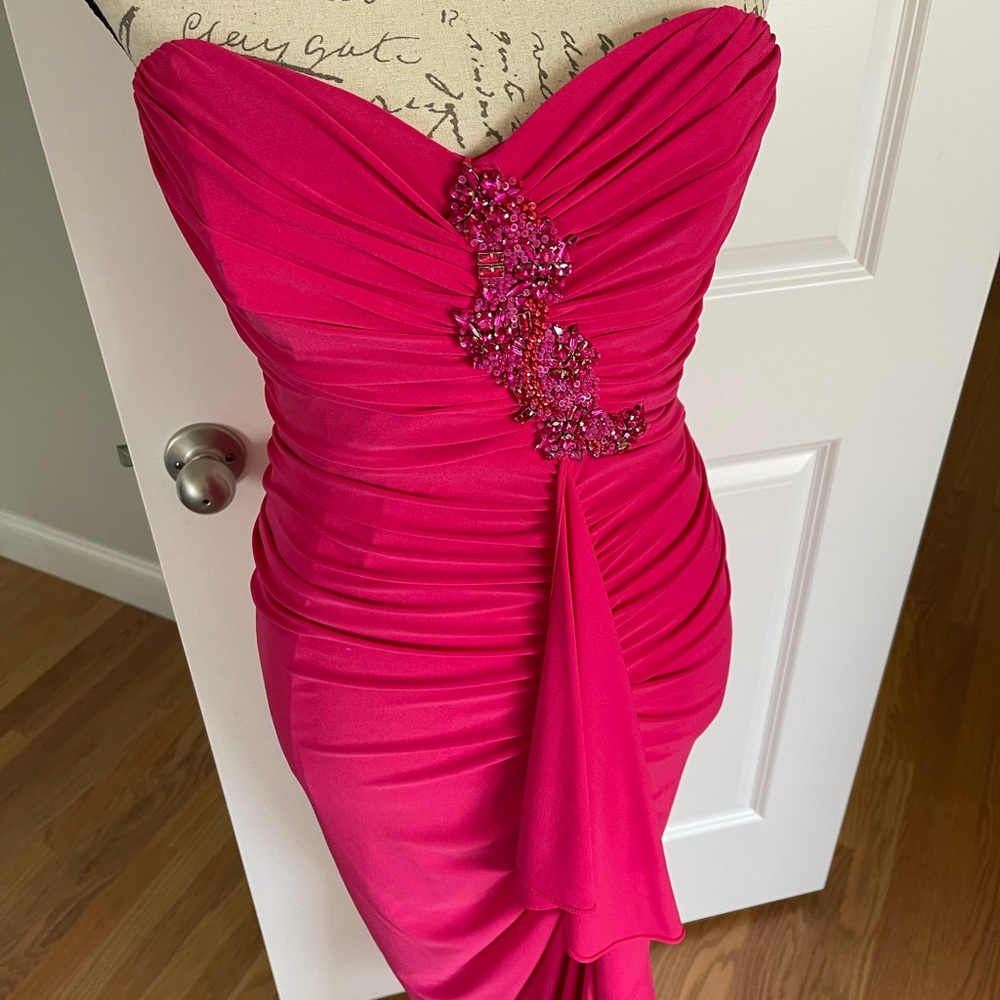 Badgkey Mischa gown, fuschsia, ruffles, sequins strapless, size 4 - Picture 2 of 7